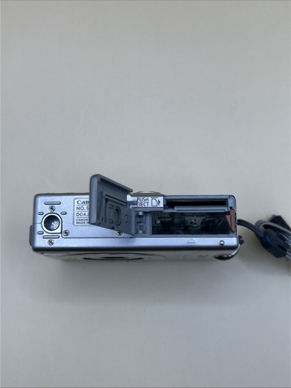 Canon PowerShot Digital ELPH SD100 3.2 MP Digital Camera No Battery Untested✅ - Picture 9 of 9